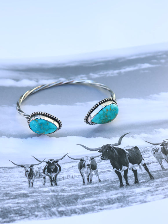 Sierra Bella twisted cuff bangle