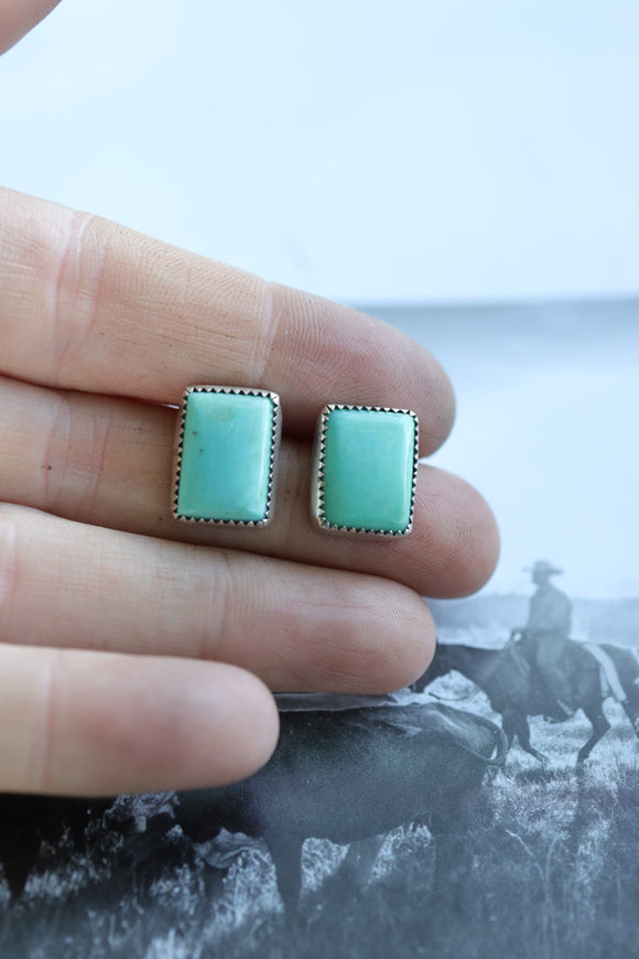 Campitos Square studs
