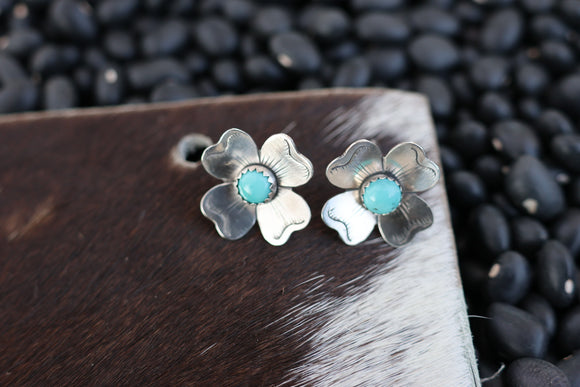 Flower studs