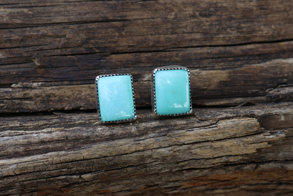 Campitos Square studs
